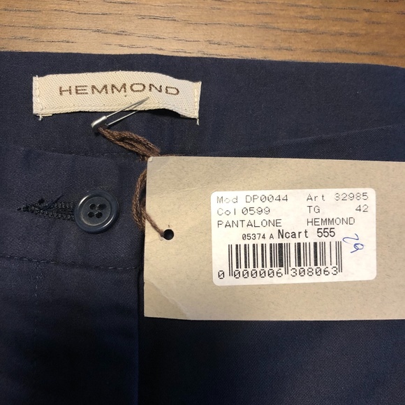 NWT Hemmond Capris - Picture 4 of 5